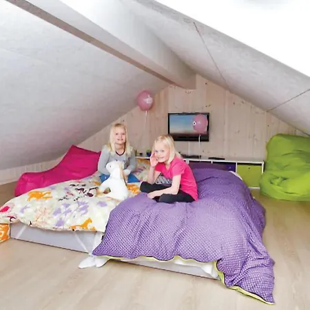 Дом отдыха Beach Front Home In Nordborg With Sauna