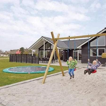 Dom wakacyjny 7 Bedroom Lovely In *